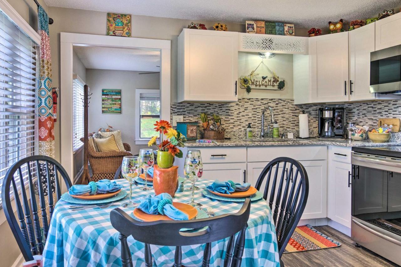 הנדרסונוויל Shaw Creek Cottage With Fire Pit And Forest Views מראה חיצוני תמונה