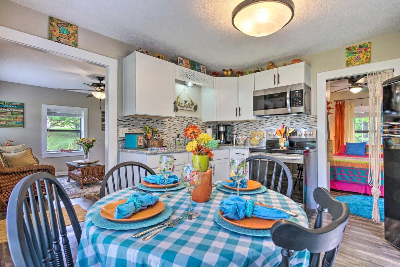 הנדרסונוויל Shaw Creek Cottage With Fire Pit And Forest Views מראה חיצוני תמונה