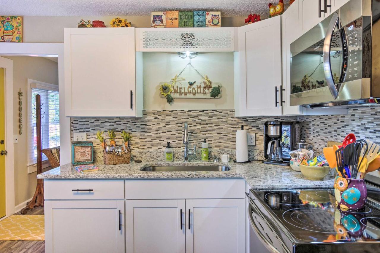 הנדרסונוויל Shaw Creek Cottage With Fire Pit And Forest Views מראה חיצוני תמונה
