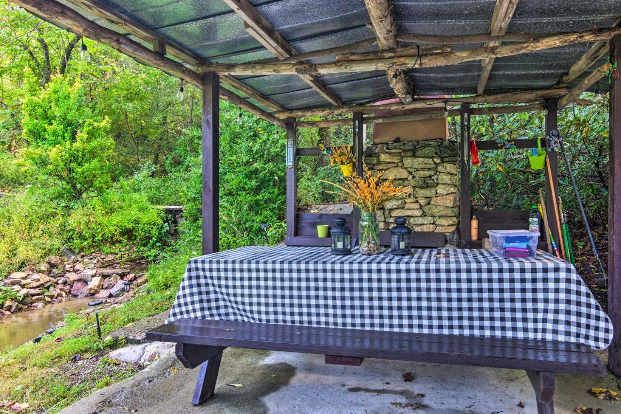 הנדרסונוויל Shaw Creek Cottage With Fire Pit And Forest Views מראה חיצוני תמונה