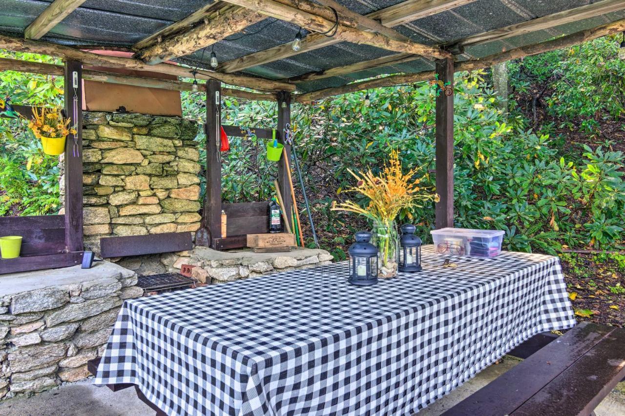 הנדרסונוויל Shaw Creek Cottage With Fire Pit And Forest Views מראה חיצוני תמונה