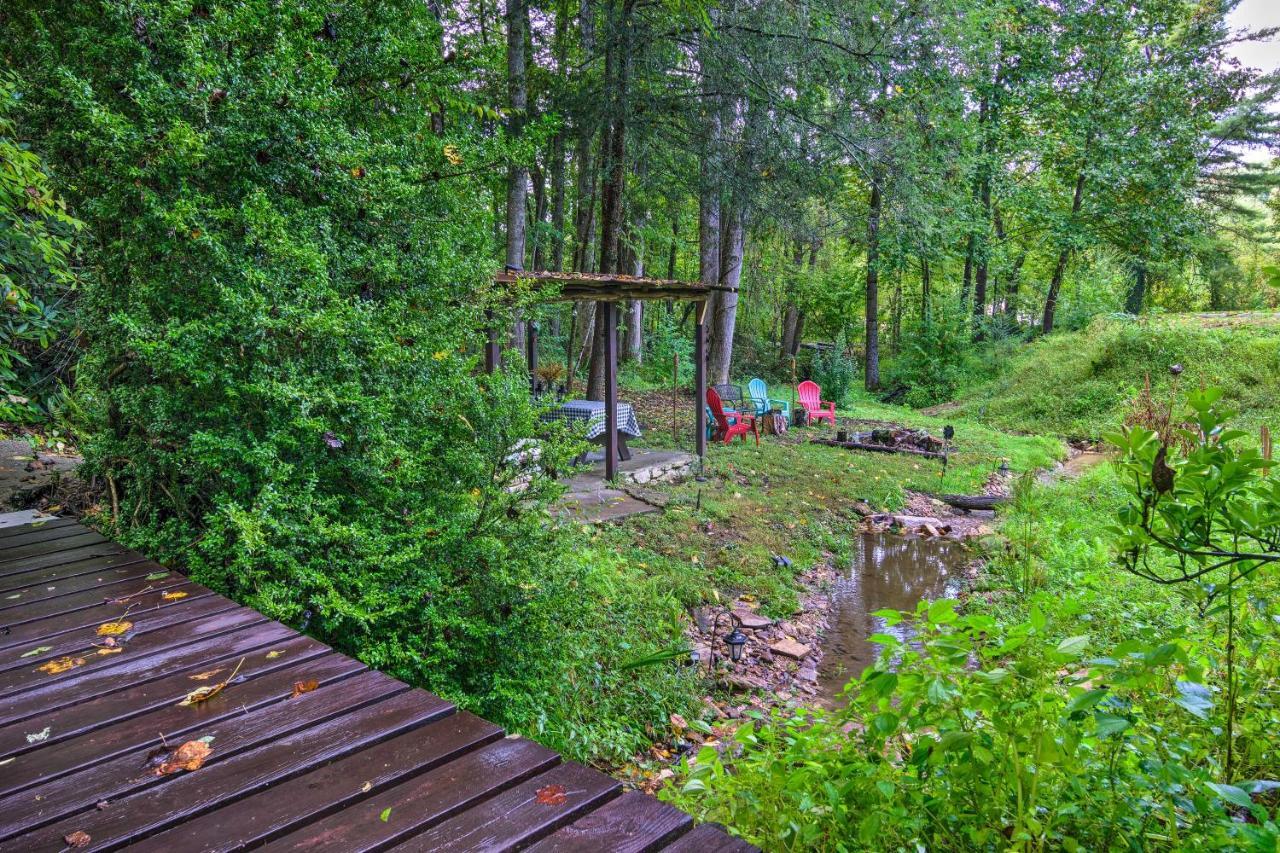 הנדרסונוויל Shaw Creek Cottage With Fire Pit And Forest Views מראה חיצוני תמונה